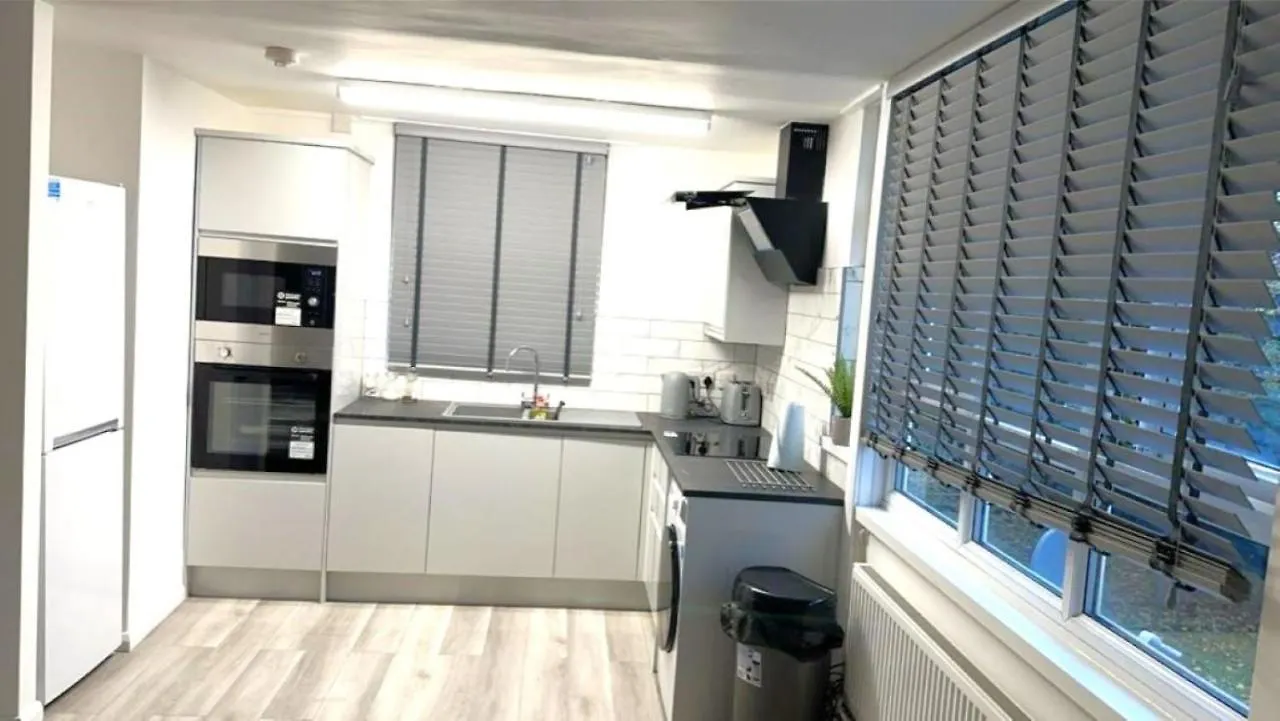 Stylish Apartment At Carlton Grove London United Kingdom