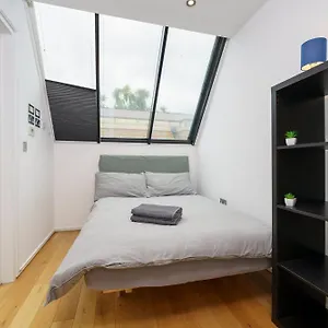 Homestay En-suite In Zone 1, London