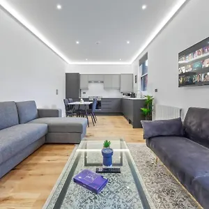 Apartment Brand New Near Bridge Lr1, London